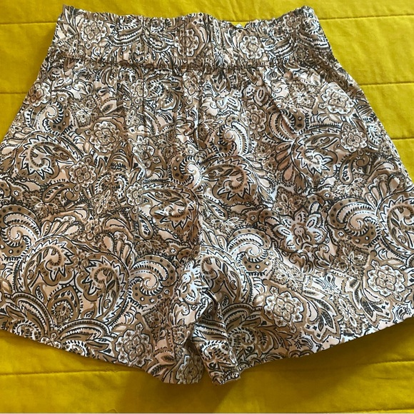 NWT - J Crew Pull-On Paisley Shorts (3.5” inseam) - Picture 7 of 9